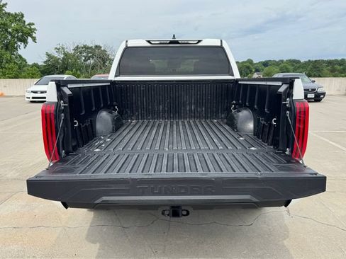 Used 2022 Toyota Tundra SR5 AWD/4WD image 9