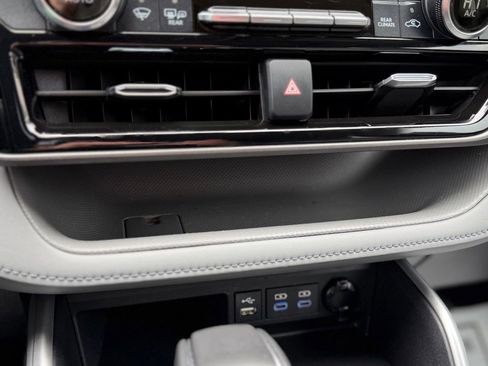 Used 2022 Toyota Highlander XLE image 21