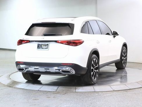 Used 2025 Mercedes-Benz GLC 350e GLC 350e w/ Driver Assistance Package image 12