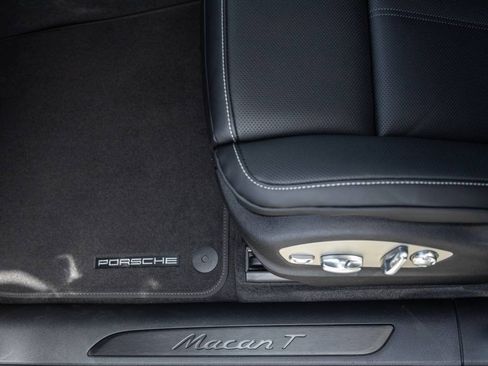 Used 2025 Porsche Macan Turbo image 21