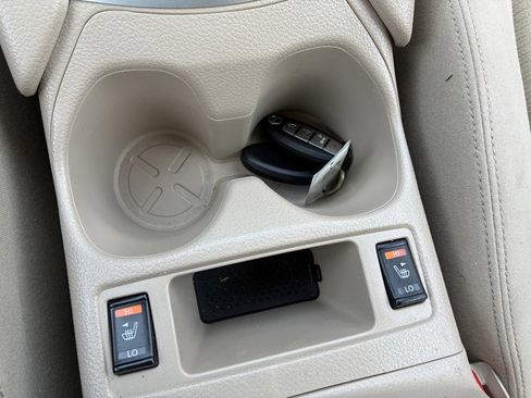 Used 2016 Nissan Rogue SV w/ SV Premium Package AWD/4WD image 11