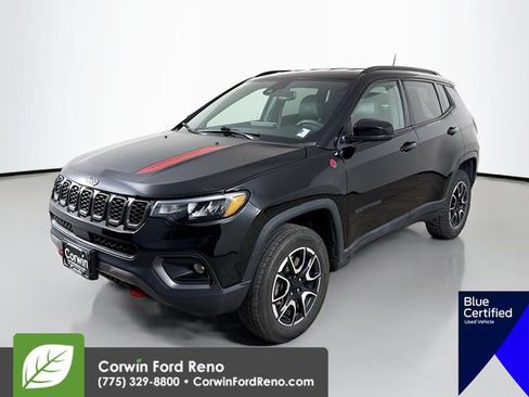 Used 2024 Jeep Compass Trailhawk AWD/4WD image 3