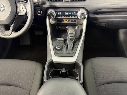 Used 2025 Toyota RAV4 XLE AWD/4WD image 19