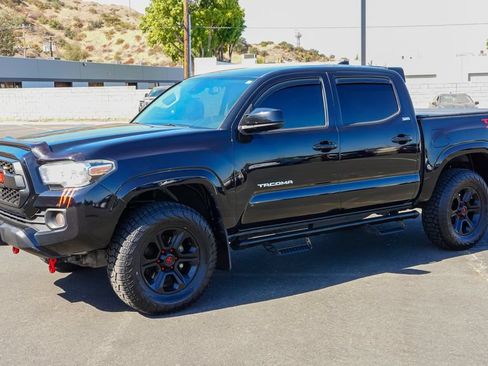 Used 2022 Toyota Tacoma SR5 RWD image 3