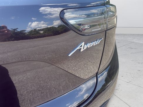 Used 2023 Buick Envision Avenir AWD/4WD image 29