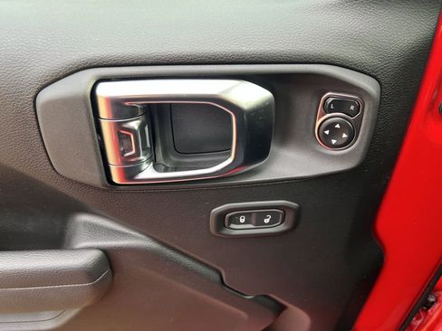 New 2026 Jeep Wrangler Unlimited Rubicon image 13