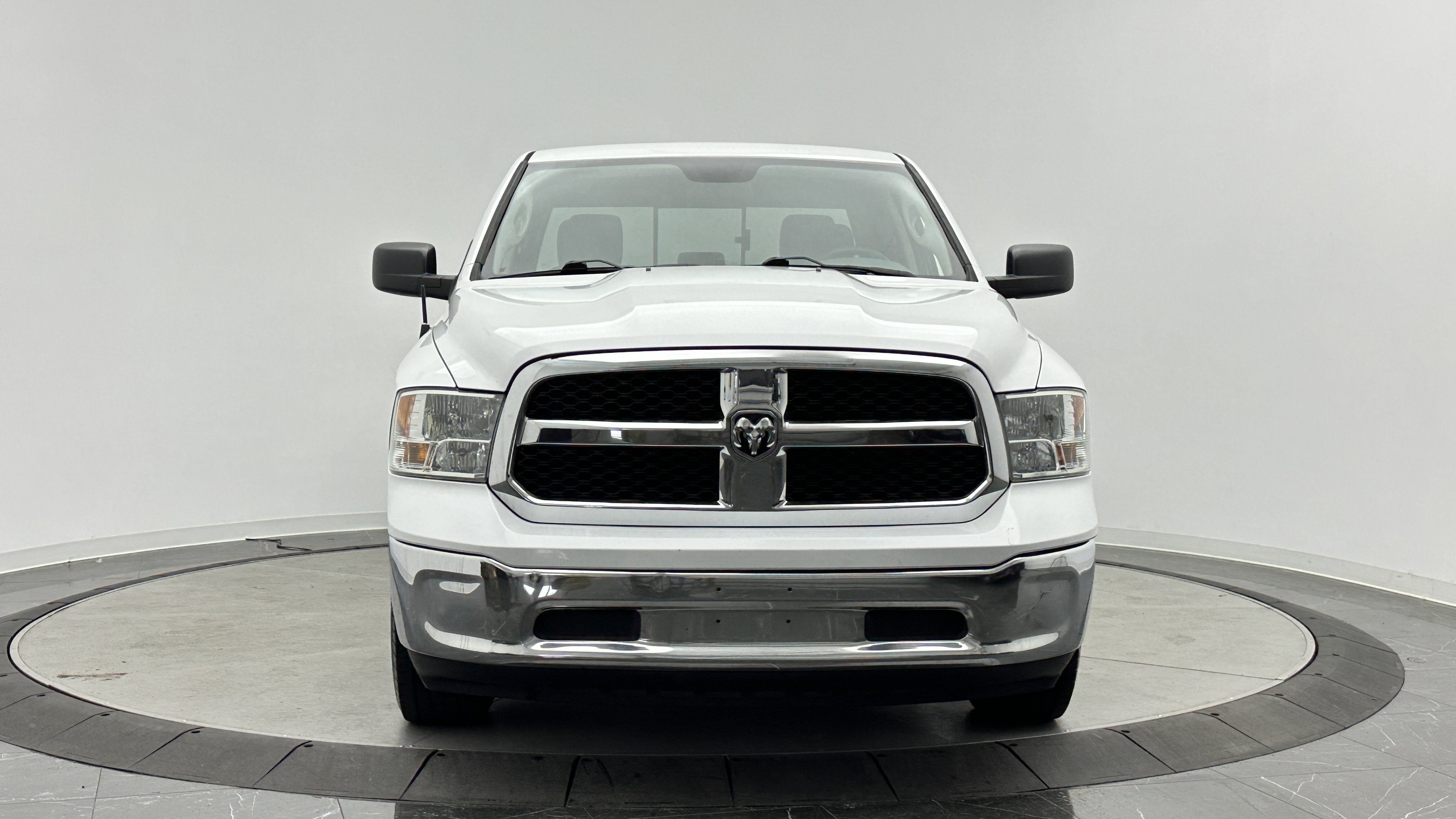 Used 2020 RAM 1500 Classic SLT RWD image 2