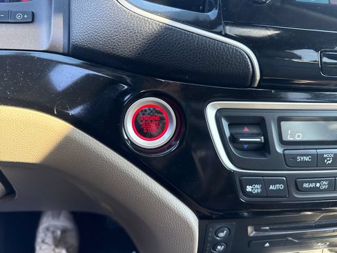 Used 2020 Honda Pilot Elite image 42