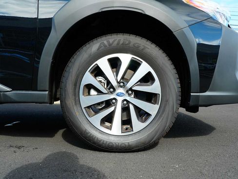 Used 2025 Subaru Outback AWD/4WD image 9