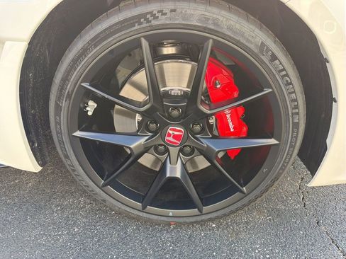 Used 2025 Honda Civic Type R image 9