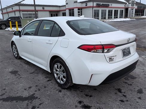 Certified 2025 Toyota Corolla LE image 5