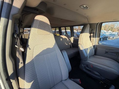 Used 2021 Chevrolet Express 3500 LT w/ LT Preferred Equipment Group image 21