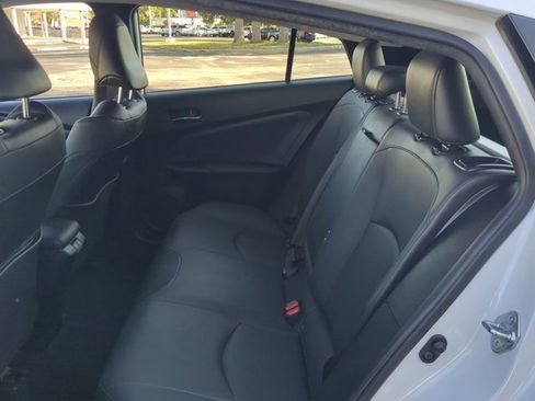 Used 2021 Toyota Prius XLE image 13