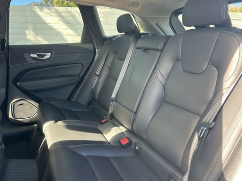 Used 2023 Volvo XC60 T8 Ultimate image 10