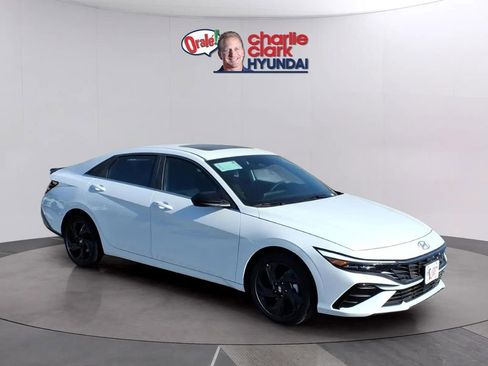 New 2026 Hyundai Elantra SEL Sport image 7