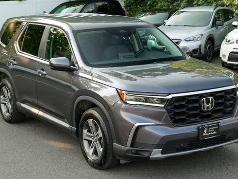 Used 2025 Honda Pilot EX-L image 9