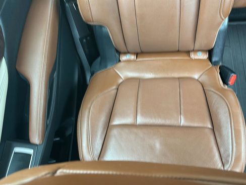 Used 2019 Subaru Ascent Touring w/ Popular Package #3 AWD/4WD image 5