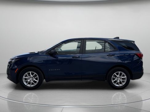 Used 2023 Chevrolet Equinox LS w/ Driver Confidence II Package FWD image 5