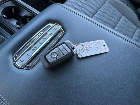 Used 2022 Ford F150 Limited image 28