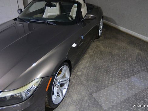 Used 2010 BMW Z4 sDrive35i image 12