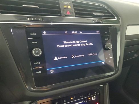 Used 2022 Volkswagen Tiguan SE image 27