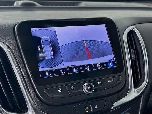 Used 2022 Chevrolet Equinox LT image 19