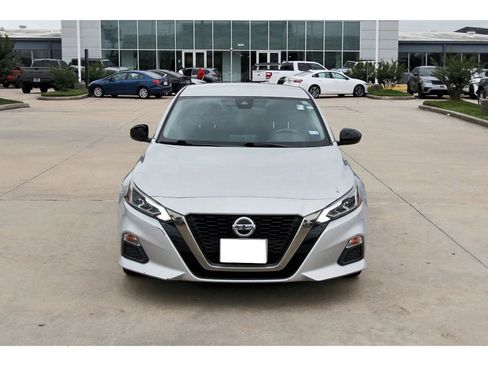 Used 2020 Nissan Altima 2.5 SR FWD image 8