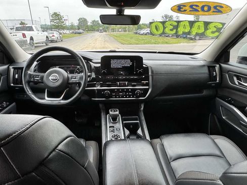 Used 2023 Nissan Pathfinder SL AWD/4WD image 20
