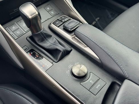 Used 2020 Lexus IS 300 F Sport image 40