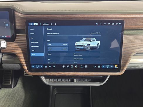 Used 2022 Rivian R1T Adventure image 28