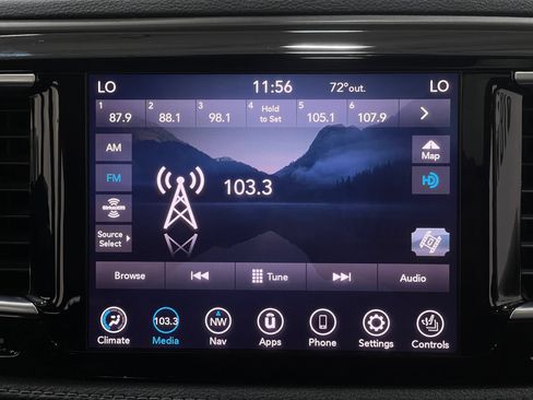 Used 2019 Chrysler Pacifica Limited w/ Tire & Wheel Group FWD image 23