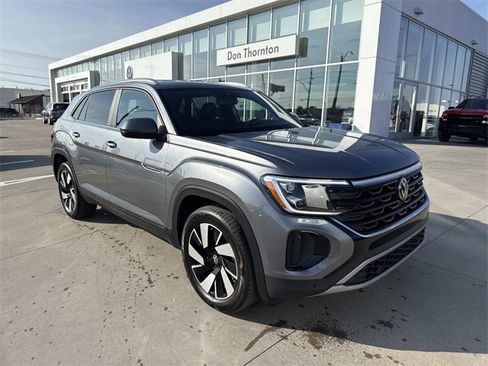 Certified 2025 Volkswagen Atlas Cross Sport SE image 1