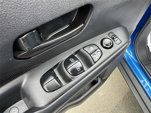 Used 2023 Nissan Kicks S image 13