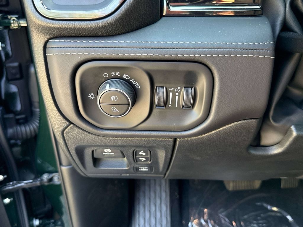 New 2027 RAM 1500 Limited AWD/4WD image 27