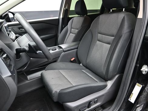 Used 2024 Nissan Rogue SV AWD/4WD image 17