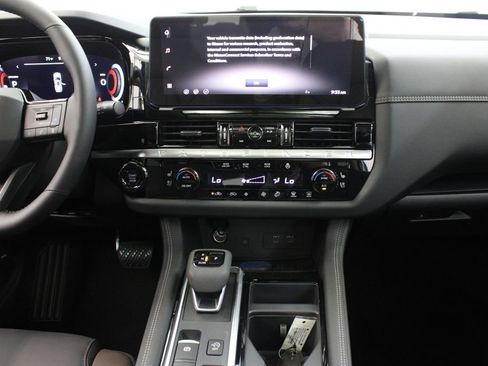 New 2026 Nissan Pathfinder Platinum FWD image 23