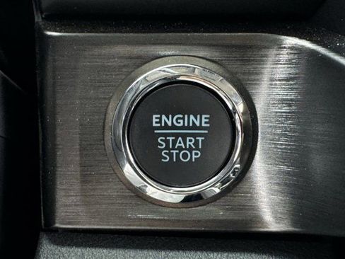 Used 2024 Ford F250 Lariat w/ Black Appearance Package image 22