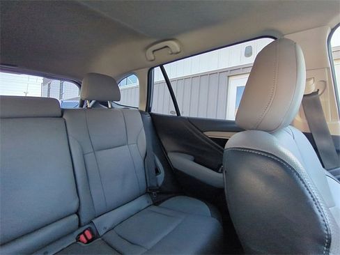 Used 2021 Subaru Outback Limited image 15