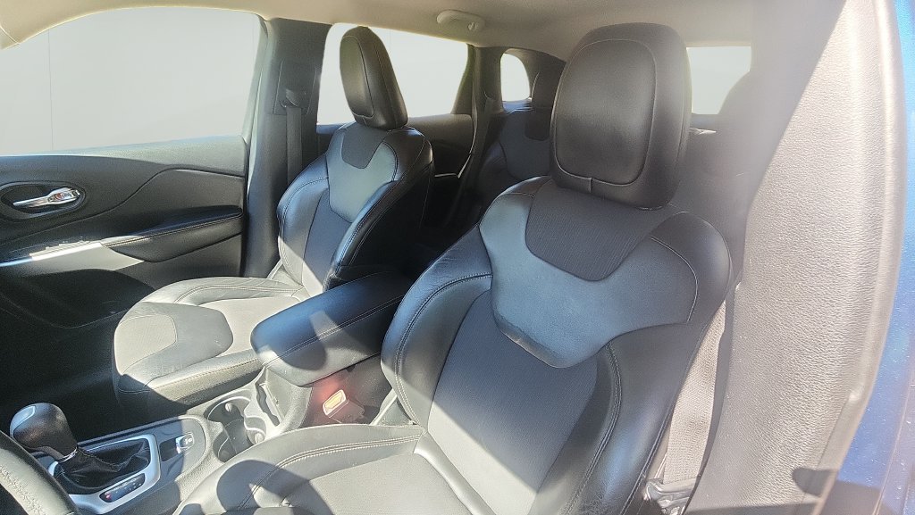 Used 2018 Jeep Cherokee Latitude Plus FWD image 15
