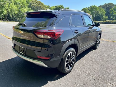 Used 2025 Chevrolet TrailBlazer LT AWD/4WD image 3