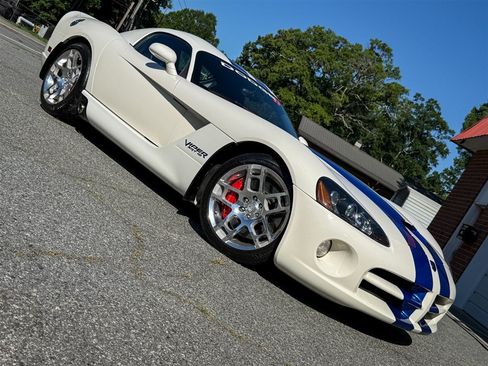 Used 2006 Dodge Viper SRT-10 w/ VOI9 Edition RWD image 24