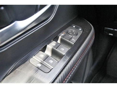 New 2026 Nissan Kicks SR image 15