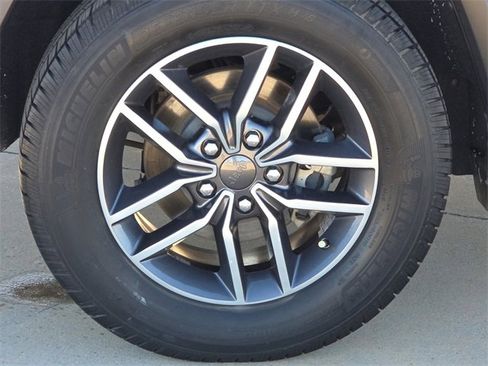 Used 2020 Jeep Grand Cherokee Limited image 9