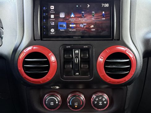 Used 2016 Jeep Wrangler Unlimited Sahara image 26