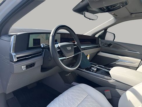 New 2026 Cadillac Escalade IQ Luxury 1 w/ LPO, Floor Liner Package AWD/4WD image 25
