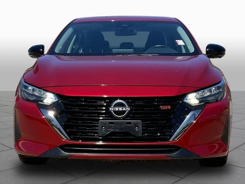 Used 2025 Nissan Sentra SR w/ SR Premium Package FWD image 4