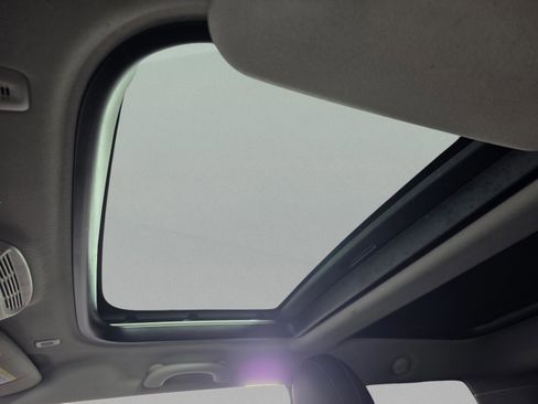 Used 2024 MINI Cooper 2-Door Hardtop image 13