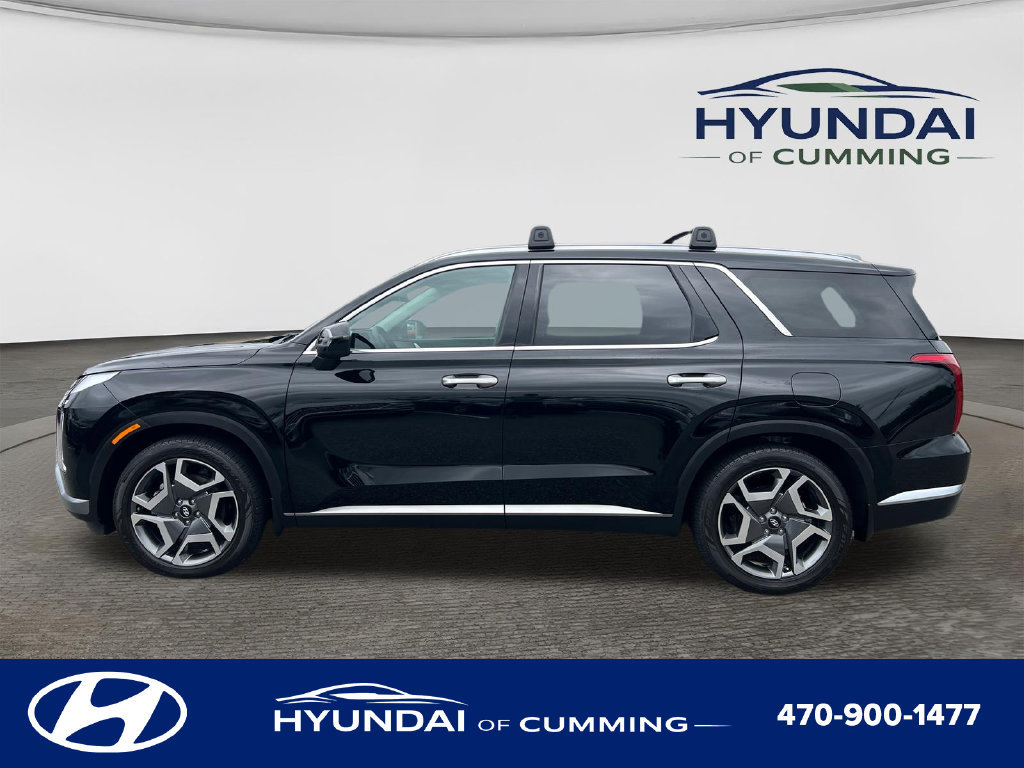 Used 2023 Hyundai Palisade Limited w/ Winter Package FWD image 4