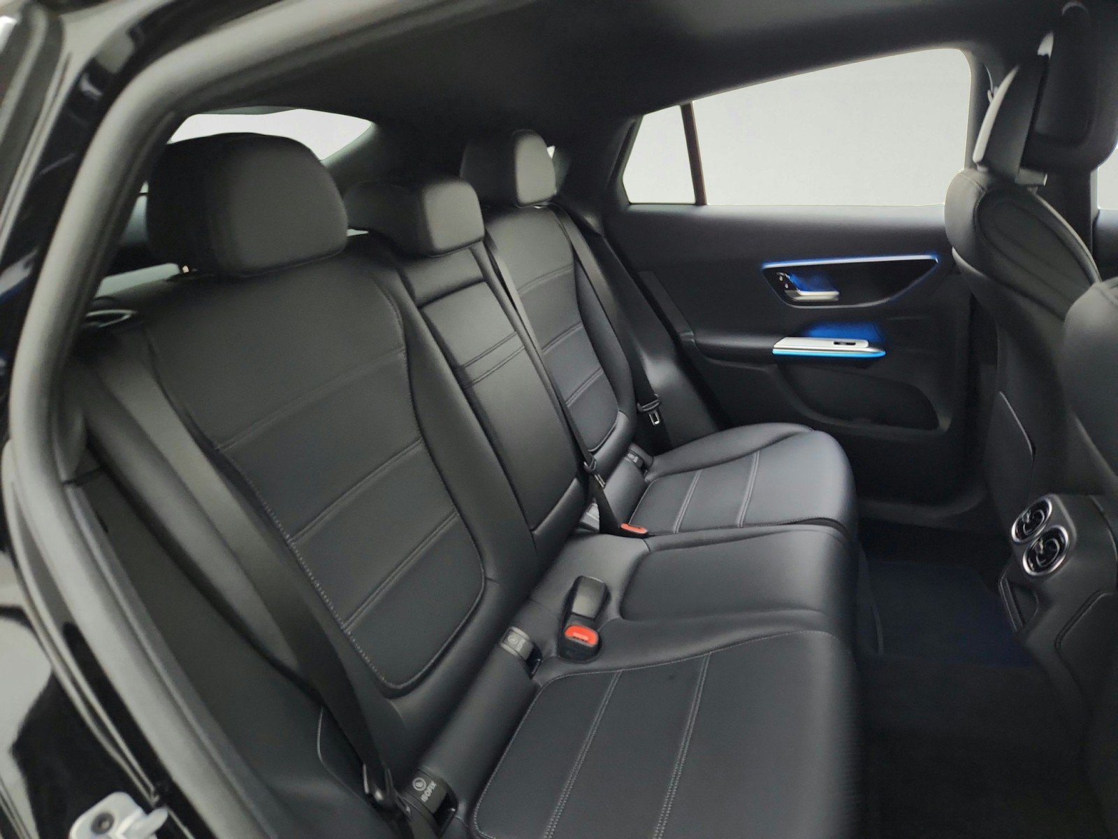 Certified 2025 Mercedes-Benz GLC 300 4MATIC image 30