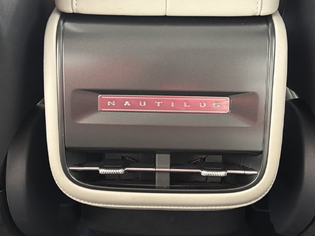 Used 2026 Lincoln Nautilus Premier AWD/4WD image 18